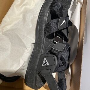 Nike ACG Air Deschutz (Sandals) Black Size 12 Deadstock